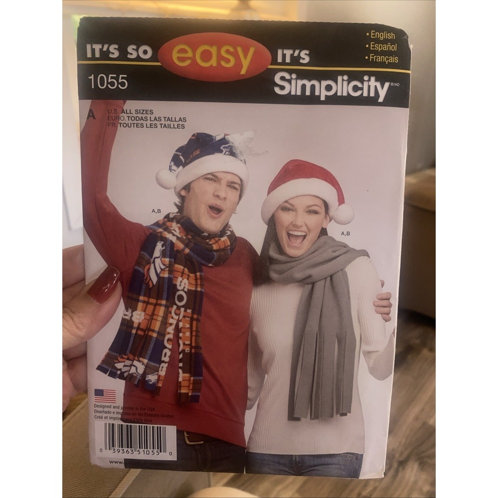 Simplicity Pattern 1055 Santa Hat and Scarf All Sizes Uncut 2015 Sewing Pattern